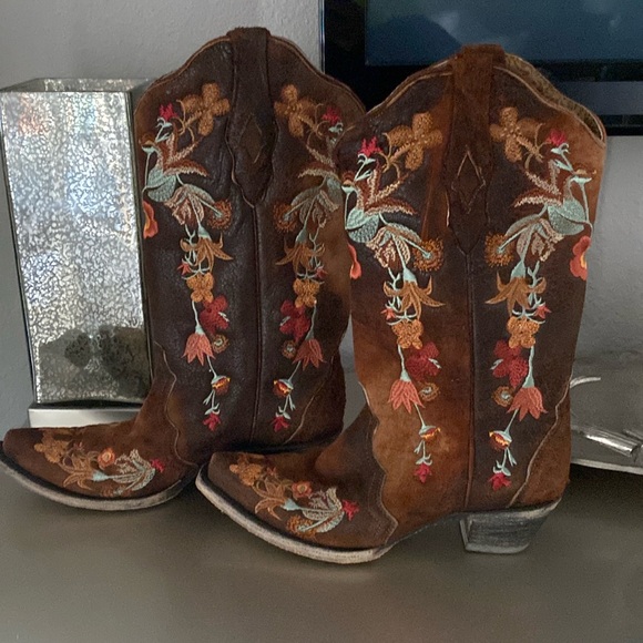 Corral Shoes - Corral Chocolate Lamb Floral Embroidery Boot